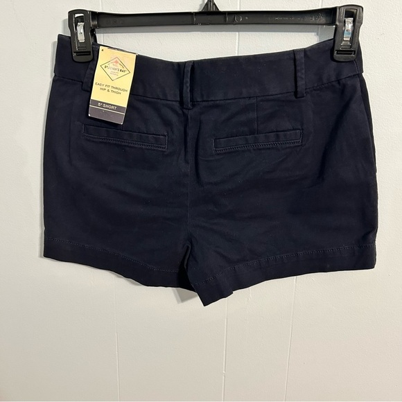 Women size 4, St.‎ John Bay short shorts. New. Navy blue 5 inch inseam. - Picture 3 of 6